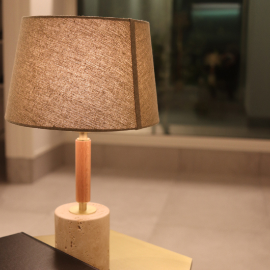 Monolith-table lamp DESKTOP LAMP | ARTWORKSTUDIO 公式オンライン