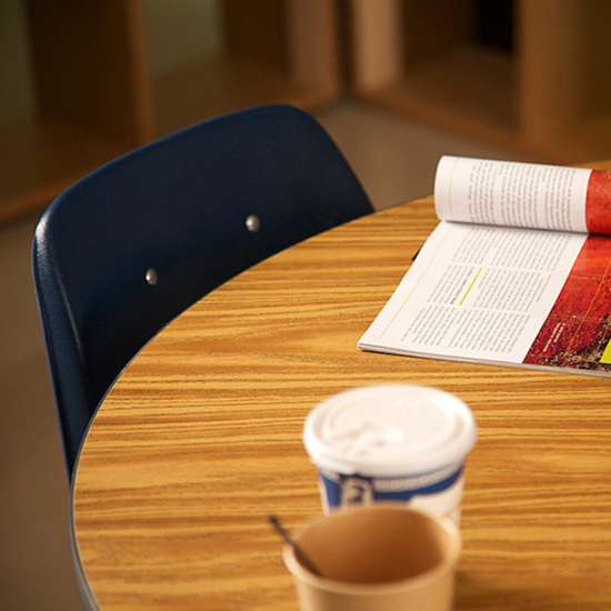 VIRCO 4000 Round tableSERIES DESK&CHAIR | ARTWORKSTUDIO 公式